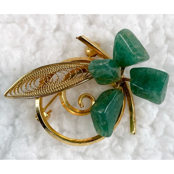 Vintage Jewelry - (VTG) Gold/Jade Clover and Leaf Brooch